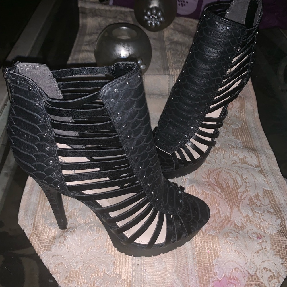 Shoes - Picture 3 of 6